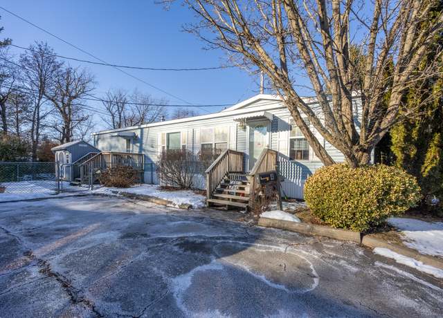 Property at 4 4th Ave, Shelton, CT 06484, 2 beds, 1 bath