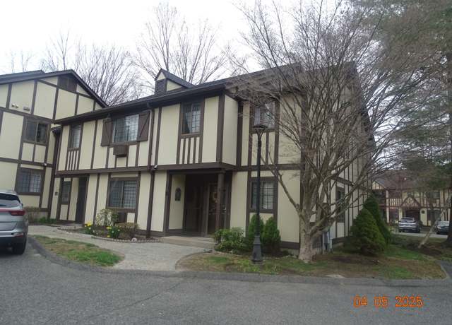 Property at 1 Andover Ct #1, Brookfield, CT 06804, 1 bed, 1 bath