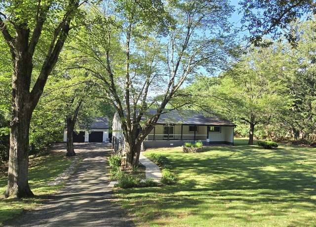 Property at 260 Smith St, South Windsor, CT 06074, 3 beds, 2 baths