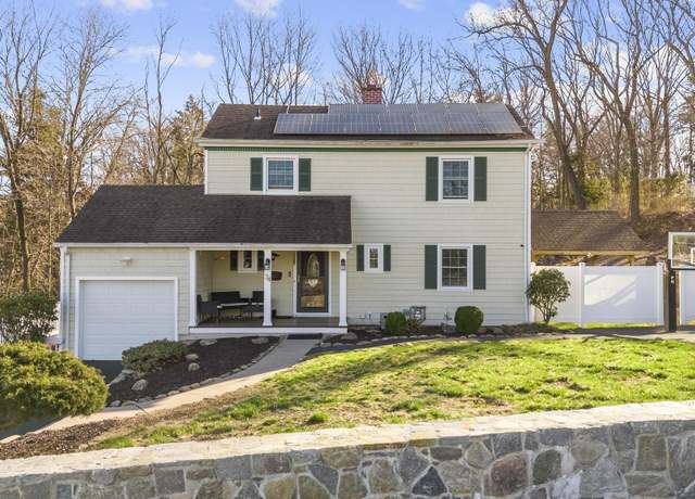 Property at 34 Alden Rd, West Haven, CT 06516, 3 beds, 2.5 baths
