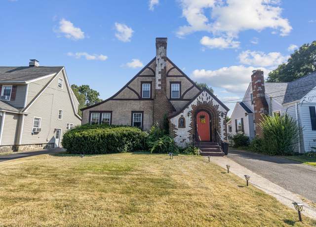 Property at 185 Placid Ave, Stratford, CT 06615, 3 beds, 1.5 baths