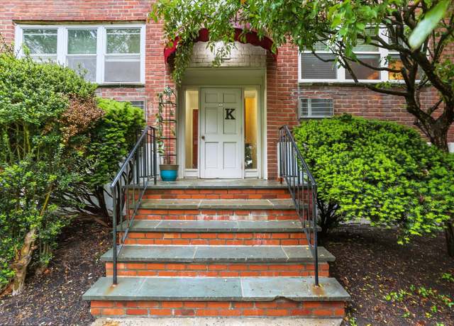 Property at 11 Bedford Ave Apt K1, Norwalk, CT 06850, 2 beds, 1 bath
