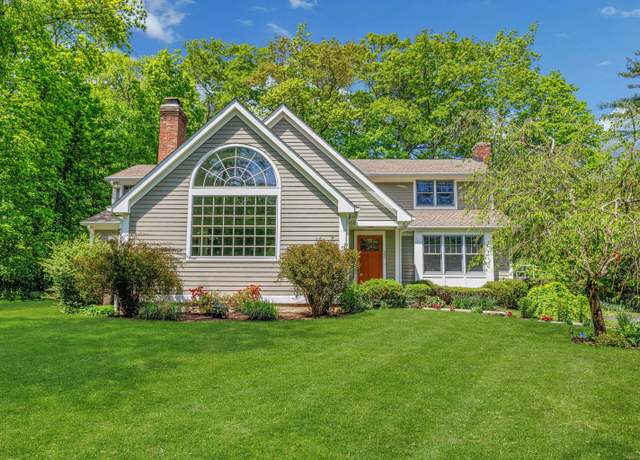 Property at 33 Bickford Ln, New Canaan, CT 06840, 4 beds, 3.5 baths