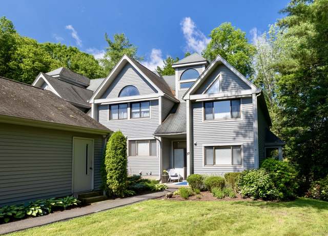 Property at 35 River Vw #35, Avon, CT 06001, 2 beds, 2.5 baths