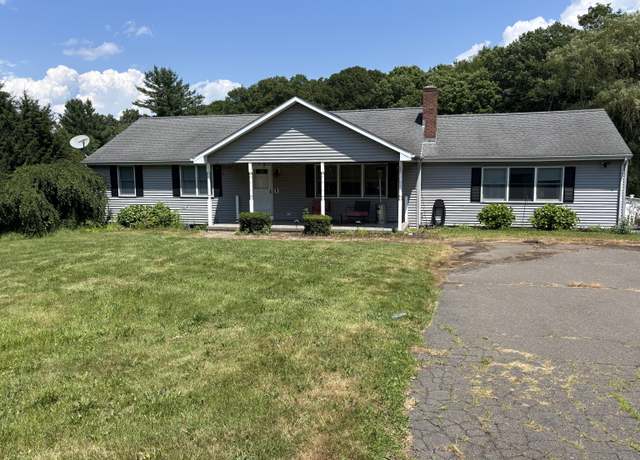 Property at 456 Country Club Rd, Middletown, CT 06457, 3 beds, 1.5 baths