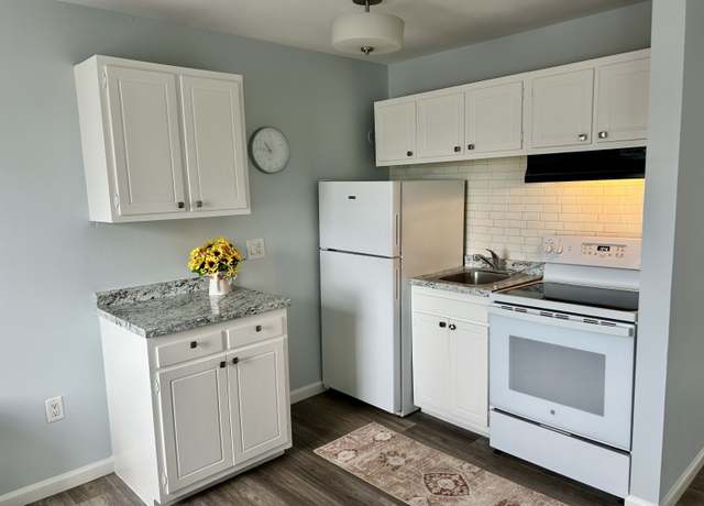 Property at 51-61 Wildman St Unit B605, Danbury, CT 06810, 1 bath