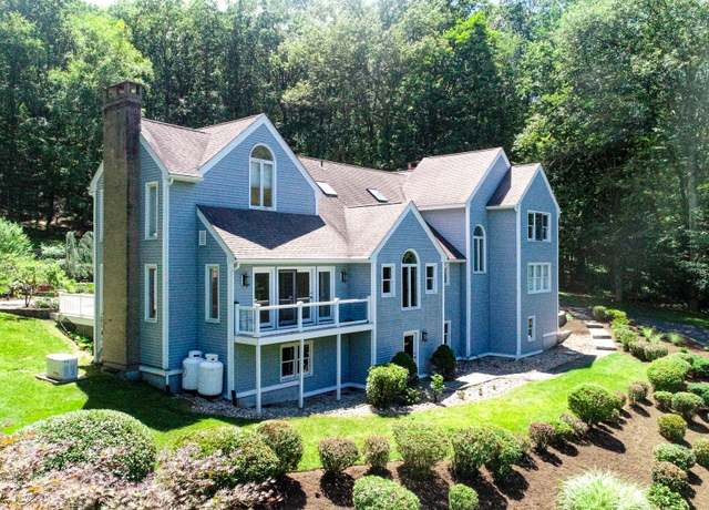 Property at 60 Saddle Ridge Rd, Glastonbury, CT 06033, 5 beds, 3.5 baths