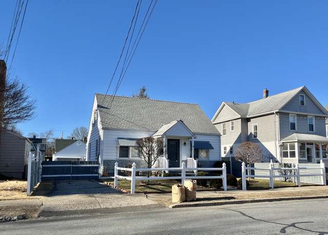 Property at 84 Glendale Ave, Bridgeport, CT 06606, 3 beds, 1.5 baths