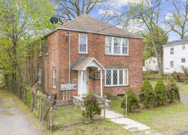 Property at 23 Harding Ave, Bloomfield, CT 06002, 6 beds, 2 baths