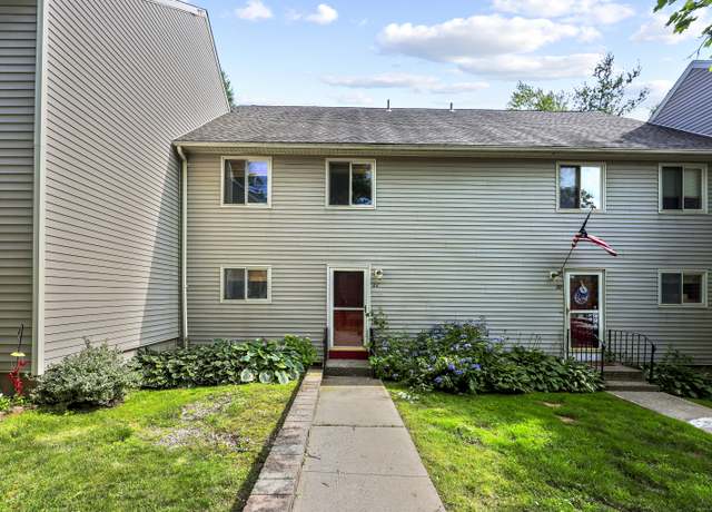 Property at 22 Mohawk Ct #22, Cromwell, CT 06416, 3 beds, 1.5 baths