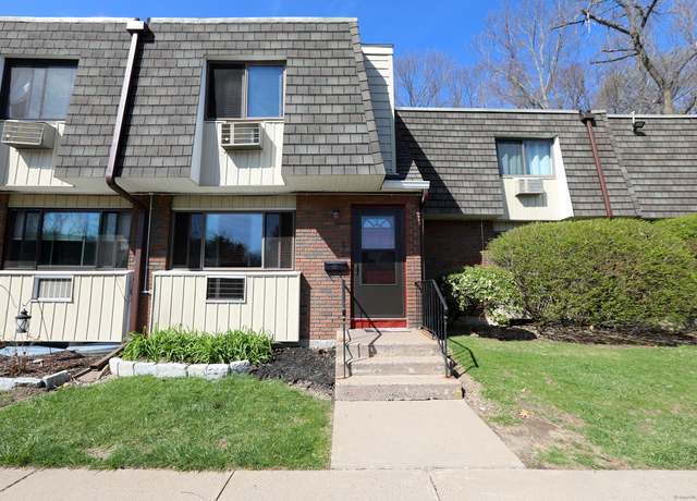 Property at 232 High Path Rd #232, Windsor, CT 06095, 2 beds, 2.5 baths