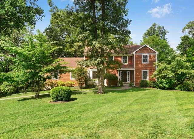 Property at 235 Lonetown Rd, Redding, CT 06896, 4 beds, 3.5 baths