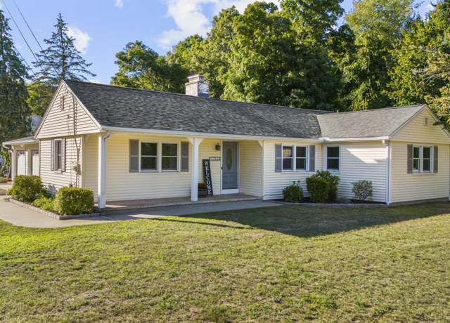 Property at 2028 Hartford Tpke, North Haven, CT 06473, 3 beds, 2 baths