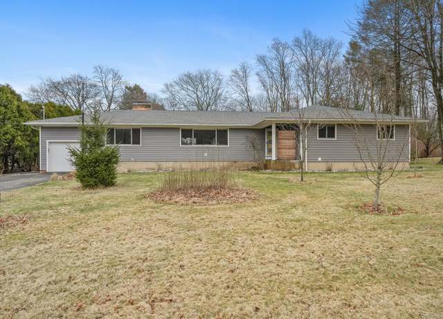 Property at 116 Bronson Dr, Middlebury, CT 06762, 3 beds, 3 baths