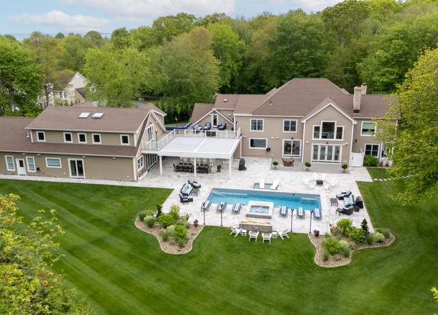 Property at 15A Shore Rd, Waterford, CT 06385, 4 beds, 5.5 baths