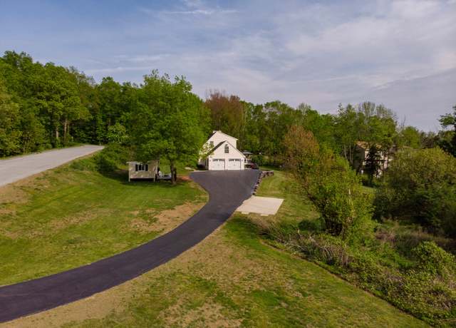 Property at 11 Huntington Dr, Plainfield, CT 06374, 3 beds, 1.5 baths