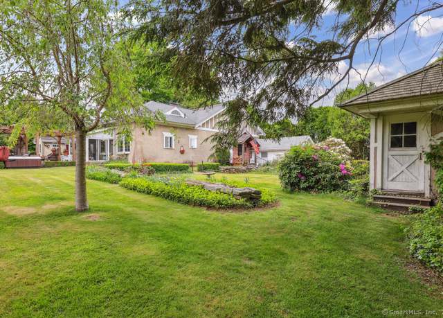 Property at 9 Columbus Ave, East Lyme, CT 06357, 2 beds, 1.5 baths