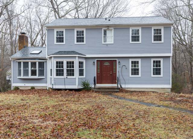 Property at 10 Reservoir Rd, Clinton, CT 06413, 5 beds, 3 baths
