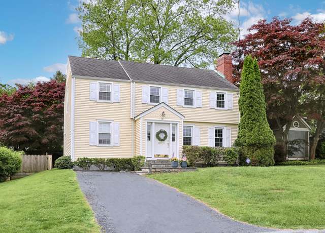 Property at 81 Southfield Rd, Fairfield, CT 06824, 3 beds, 2.5 baths