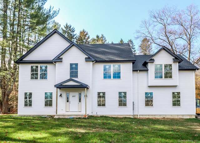 Property at 4 Delia Ln, New Milford, CT 06776, 4 beds, 2.5 baths