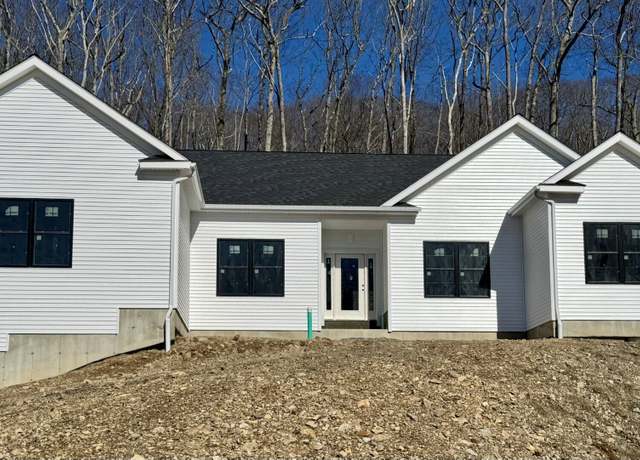 Property at 2 Deer Run Rd, Middlebury, CT 06762, 3 beds, 2.5 baths