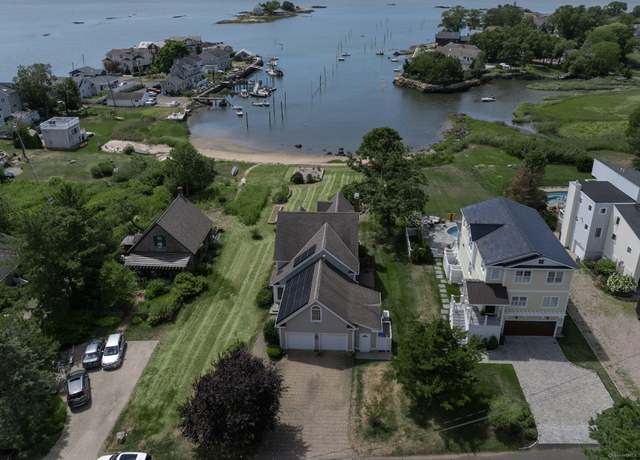 Property at 22 Bayberry Ln, Branford, CT 06405, 3 beds, 2.5 baths
