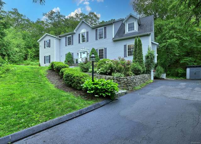 Property at 2 Abbey Ln, Newtown, CT 06470, 5 beds, 4.5 baths