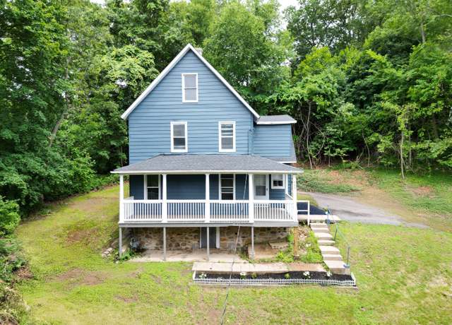 Property at 468 Perkins Ave, Waterbury, CT 06704, 4 beds, 2 baths