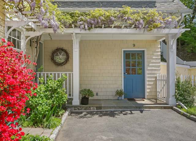 Property at 9 Glenwood Dr, Darien, CT 06820, 3 beds, 2 baths