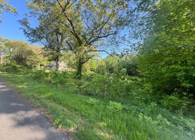 Property at 50 Snipsic Lake Rd, Ellington, CT 06029