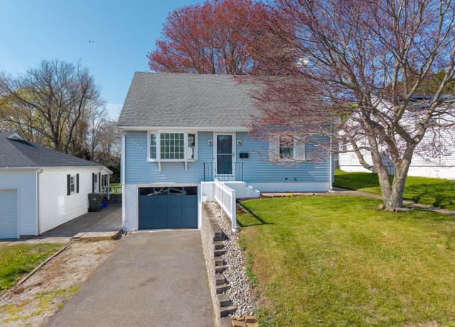 Property at 43 Longview St, New London, CT 06320, 3 beds, 1 bath