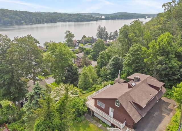 Property at 9 Overlook Rd, New Fairfield, CT 06812, 3 beds, 2.5 baths