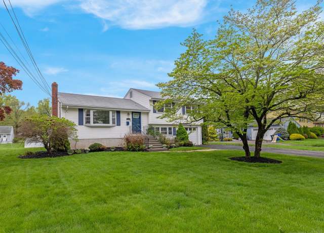 Property at 25 King Edward Rd, West Hartford, CT 06117, 3 beds, 1.5 baths