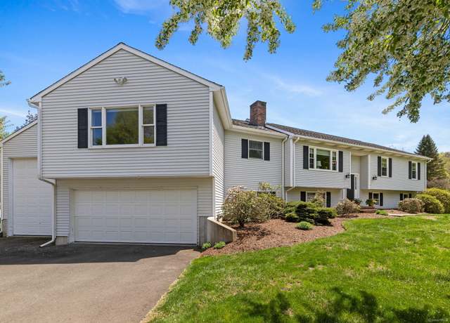 Property at 3 River Edge Dr, Newtown, CT 06482, 4 beds, 3.5 baths