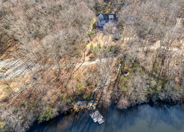 Property at 121-4 Blood St, Lyme, CT 06371, 4 beds, 3.5 baths
