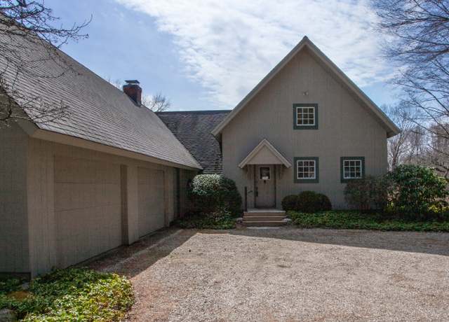 Property at 125 Morgan Rd, Canton, CT 06019, 3 beds, 2.5 baths