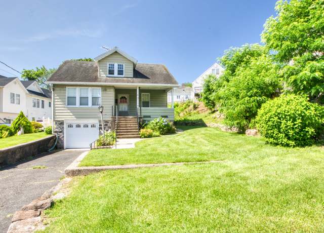 Property at 63 Ivy St, Greenwich, CT 06830, 3 beds, 2.5 baths