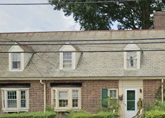 Property at 419 Iranistan Ave, Bridgeport, CT 06604, 2 beds, 1 bath