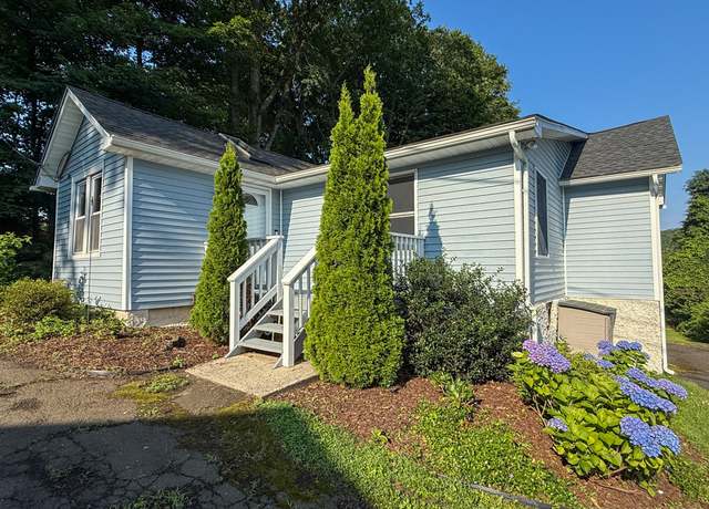 Property at 51 Vista Ave, Danbury, CT 06811, 3 beds, 1 bath