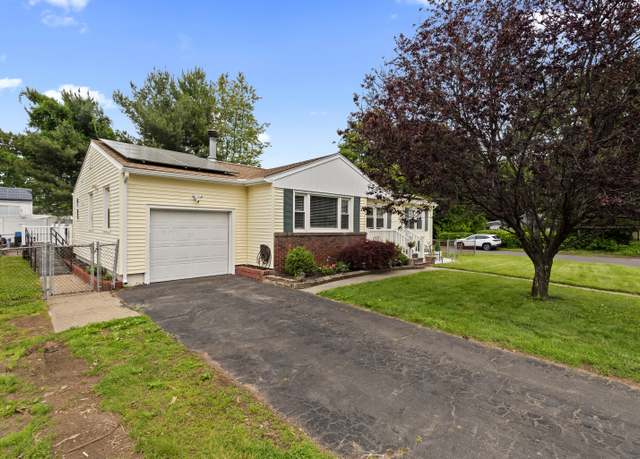 Property at 116 Crest Ave, East Haven, CT 06513, 3 beds, 3 baths