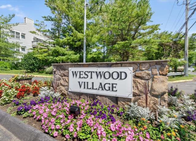 Property at 55 Mill Plain Rd Unit 5-3, Danbury, CT 06811, 2 beds, 2.5 baths