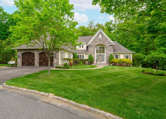 Property at 34 Avalon Dr, Middlebury, CT 06762, 3 beds, 3.5 baths