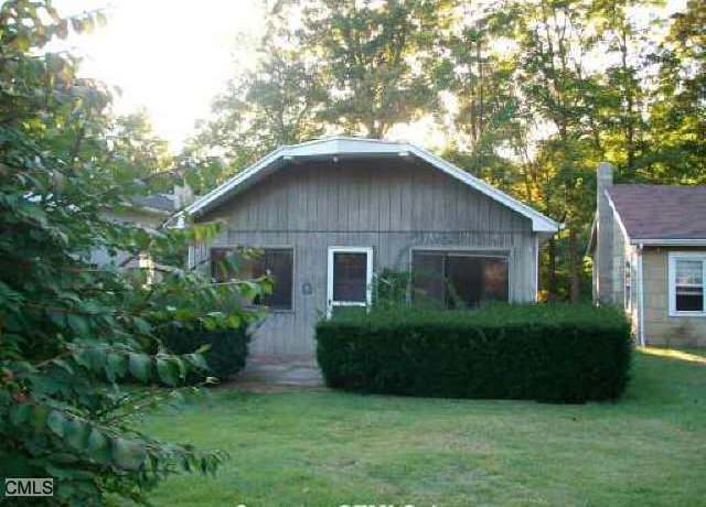 Property at 203 Lee Farm Dr, Southbury, CT 06488, 2 beds, 1 bath