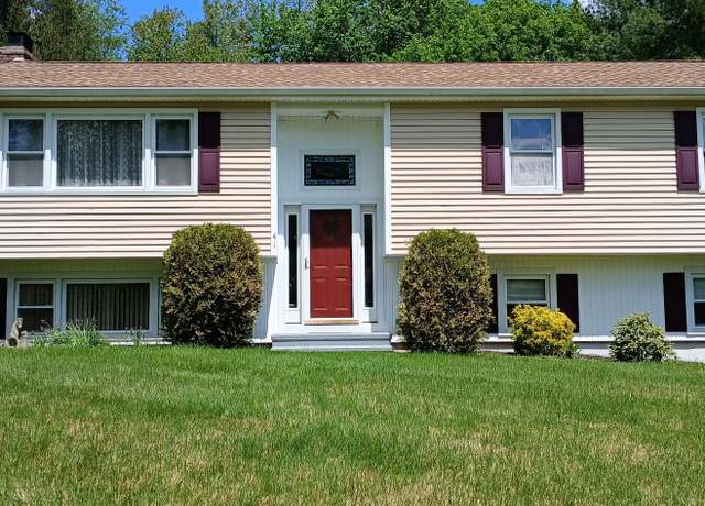 Property at 41 Camelot Dr, Monroe, CT 06468, 3 beds, 1.5 baths