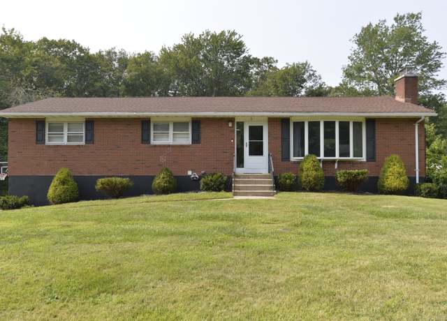 Property at 3 Highland Dr, Prospect, CT 06712, 3 beds, 2.5 baths
