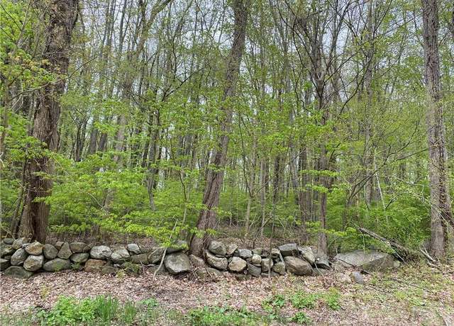 Property at 70 Brayman Hollow Rd, Pomfret, CT 06259