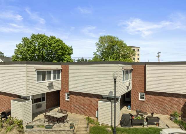 Property at 211 West Walk #211, West Haven, CT 06516, 2 beds, 1 bath