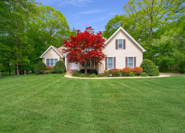 Property at 42 N Woods Rd, Hamden, CT 06518, 3 beds, 2.5 baths