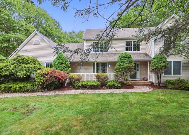 Property at 12 Silversmith Rd, Farmington, CT 06085, 4 beds, 2.5 baths