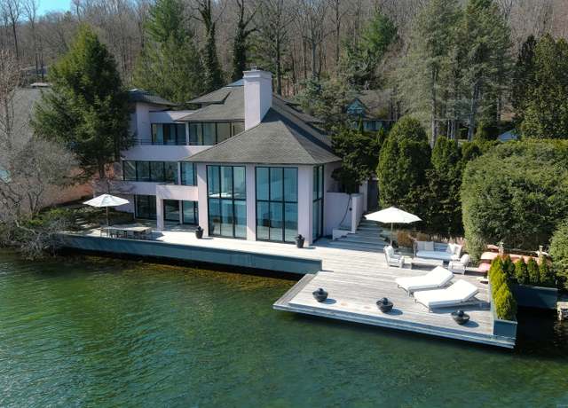 Property at 214 Mamanasco Rd, Ridgefield, CT 06877, 2 beds, 4 baths